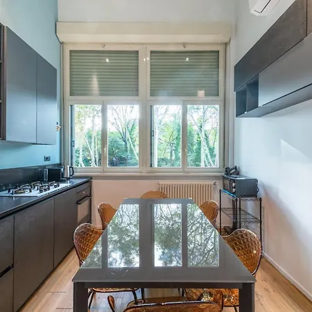 Loft Porta Maggiore Apartment *